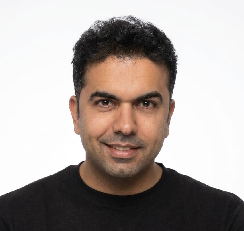 Amir Gilanpour, press photo.